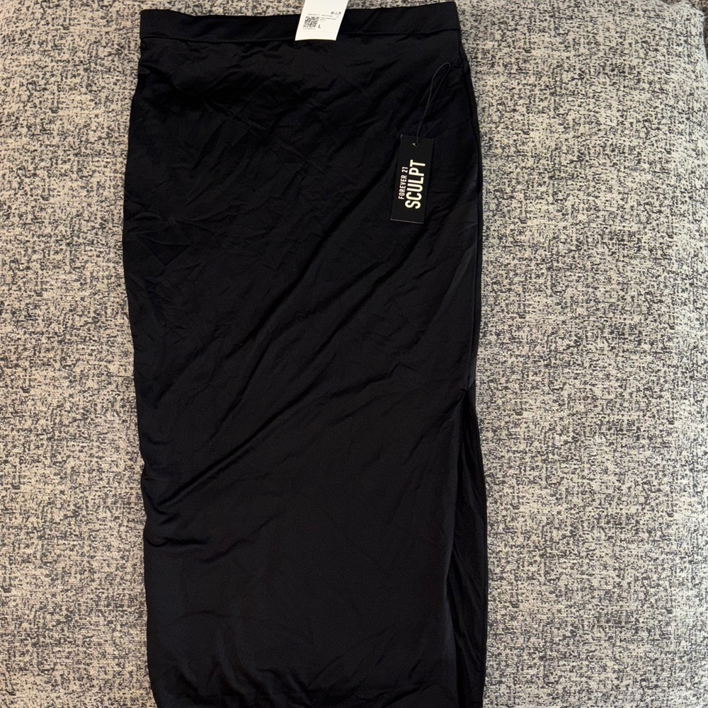 NWT Forever 21 SCULPT Black Skirt sz Large